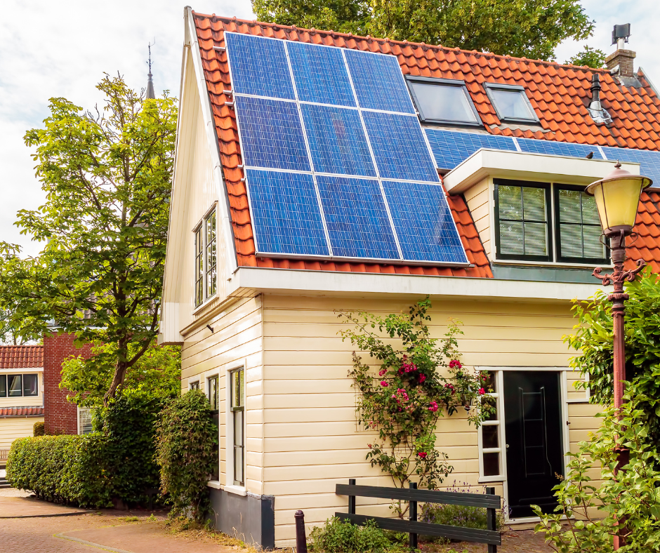 Casa con paneles solares - Financiación Pontio
